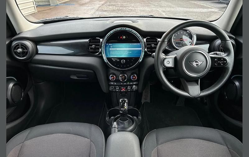 Used Mini Cooper Classic 134 HP (98 kW) 2022 Silver Hatchback