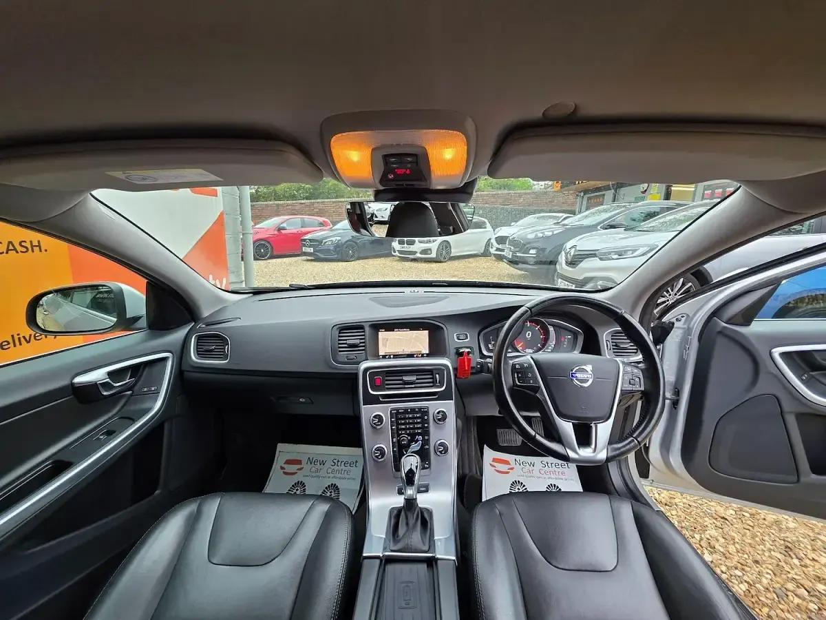 Used Volvo V60 SE 163 HP (119 kW) 2017 Silver Estate