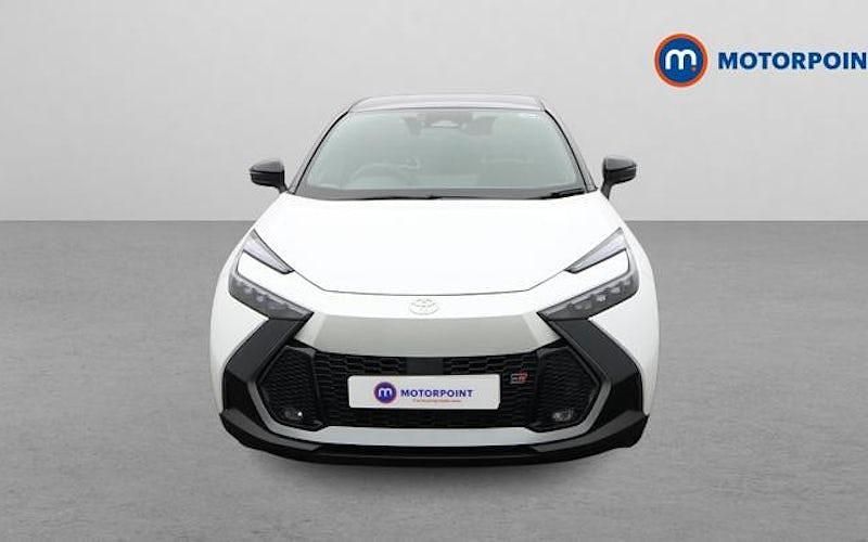 Used Toyota C-HR Sport 223 HP (164 kW) 2025 White SUV