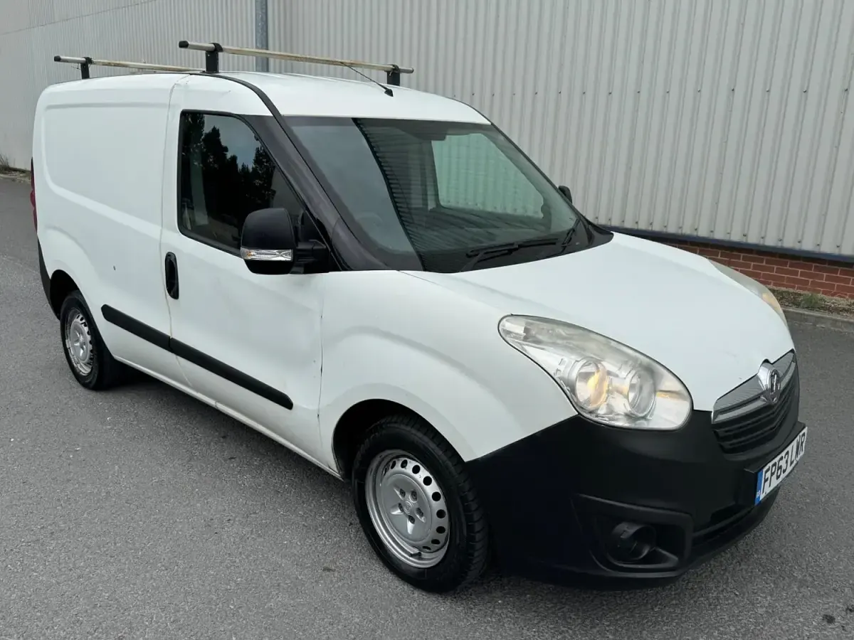 Used Vauxhall Combo S 2013 White MPV