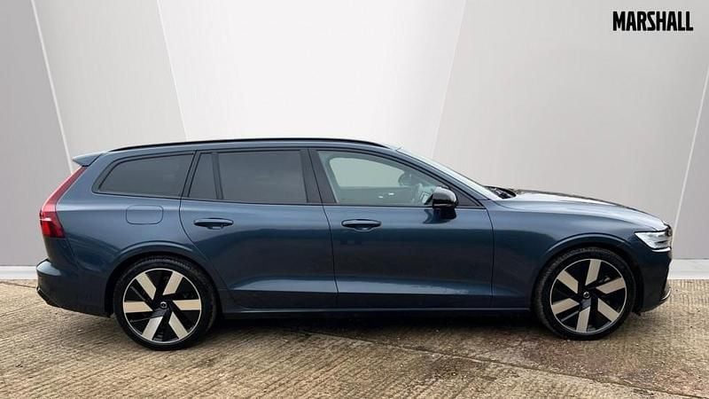 Used Volvo V60 Ultimate 455 HP (334 kW) 2025 Blue Estate