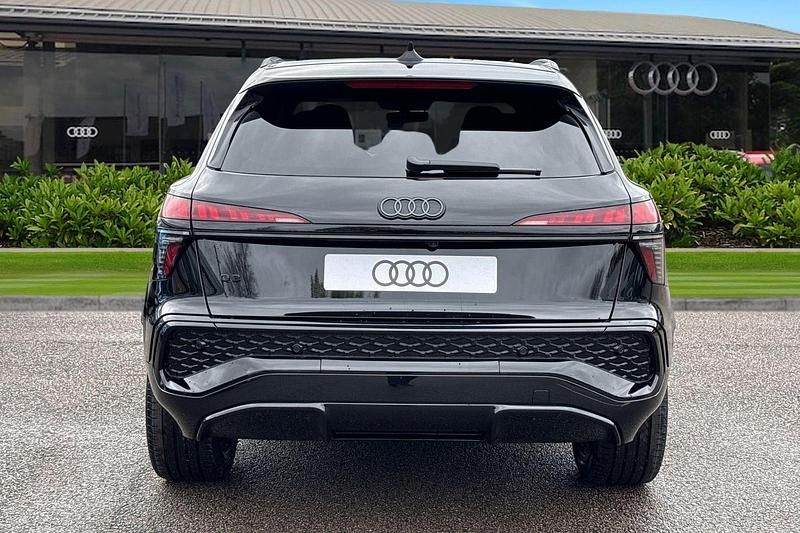 New Audi Q3 Comfort 2026 Black SUV