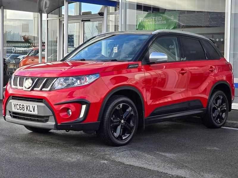 Gebraucht Suzuki Vitara 140 PS (102 kW) 2018 Rot Kleinwagen