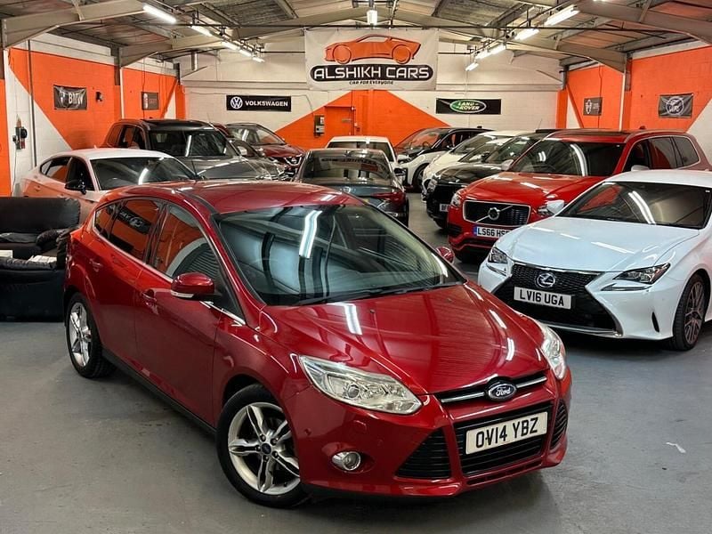 Used Ford Focus Titanium X 115 HP (84 kW) 2014 Red Hatchback