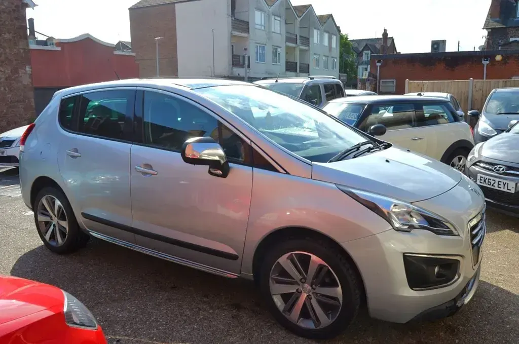 Used Peugeot 3008 Allure 2016 Silver Hatchback