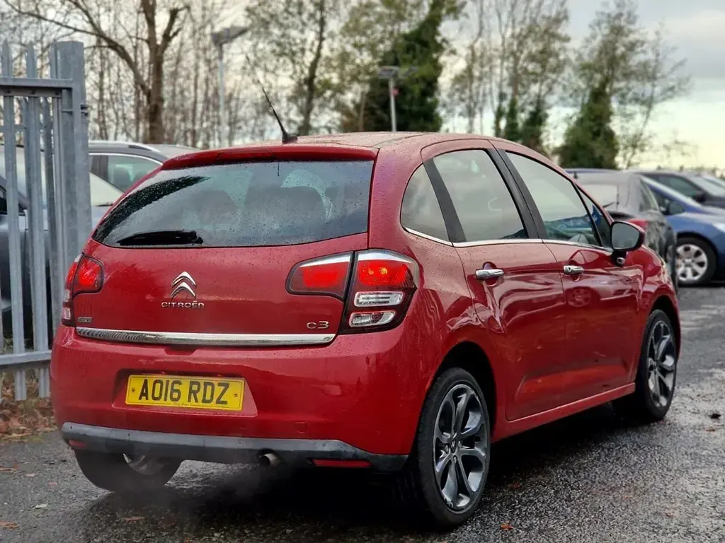 Used Citroën C3 Platinum 82 HP (60 kW) 2016 Red Hatchback