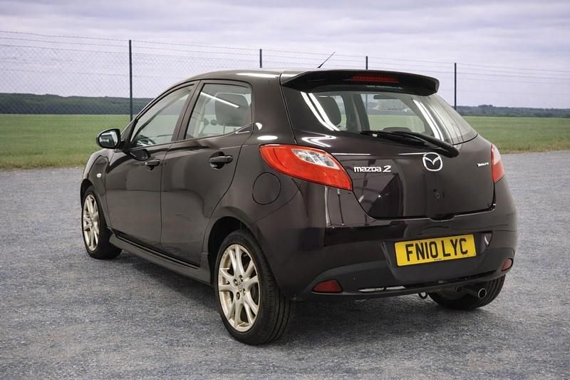 Used Mazda 2 2010 Maroon Hatchback