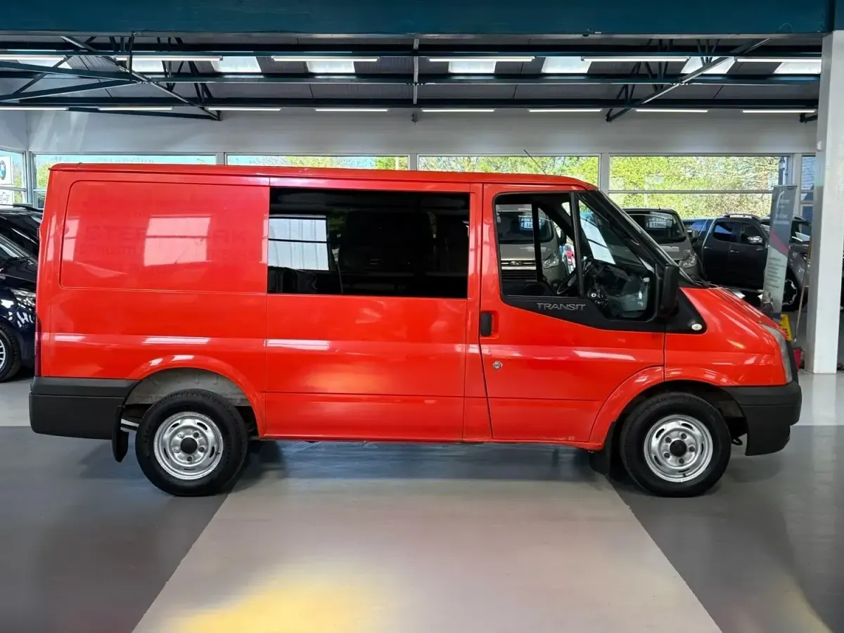 Second-hand Ford Transit 100 CP (73 kW) 2013 Roșu Van