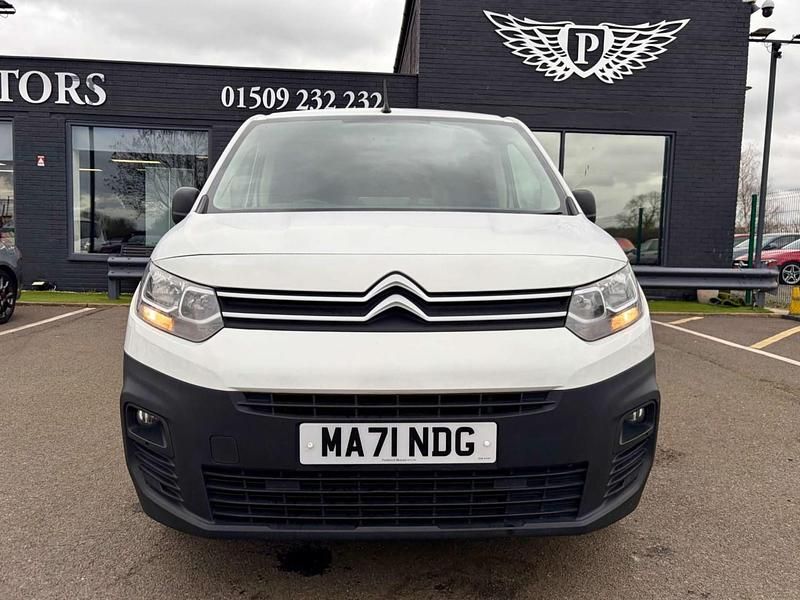 Used Citroën Berlingo 75 HP (55 kW) 2021 White MPV