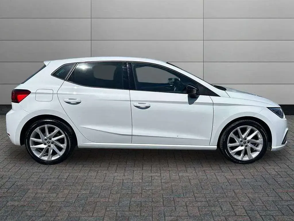 Used Seat Ibiza FR 94 HP (69 kW) 2024 White Hatchback