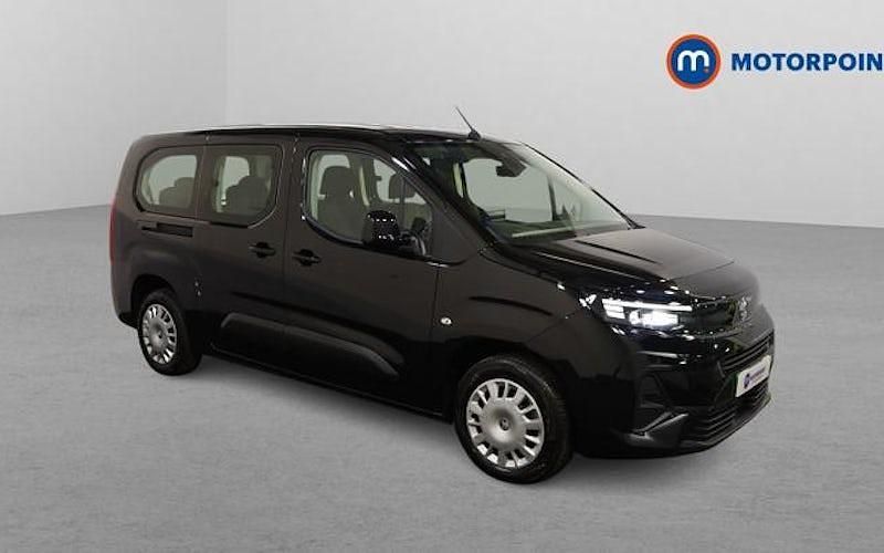 Used Vauxhall Combo Design Edition 100 kW (136 HP) 2026 MPV