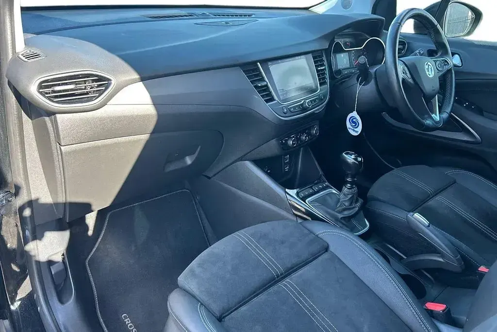 Used Vauxhall Crossland Ultimate 110 HP (80 kW) 2023 Black SUV