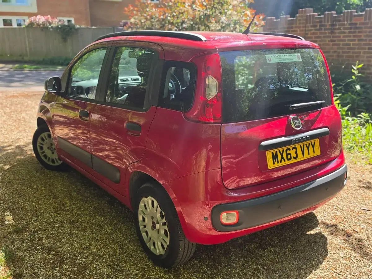 Usado Fiat Panda Easy 69 HP (50 kW) 2013 Vermelho Citadino