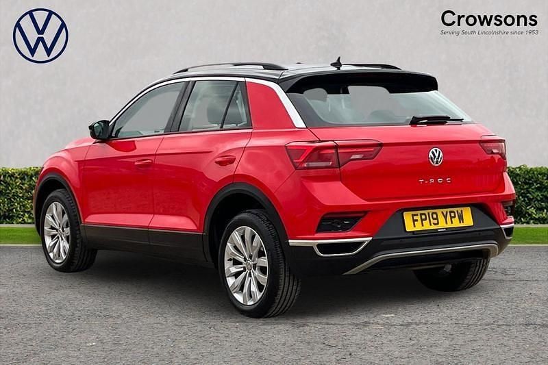 Used VW T-Roc SE 115 HP (84 kW) 2019 Red SUV
