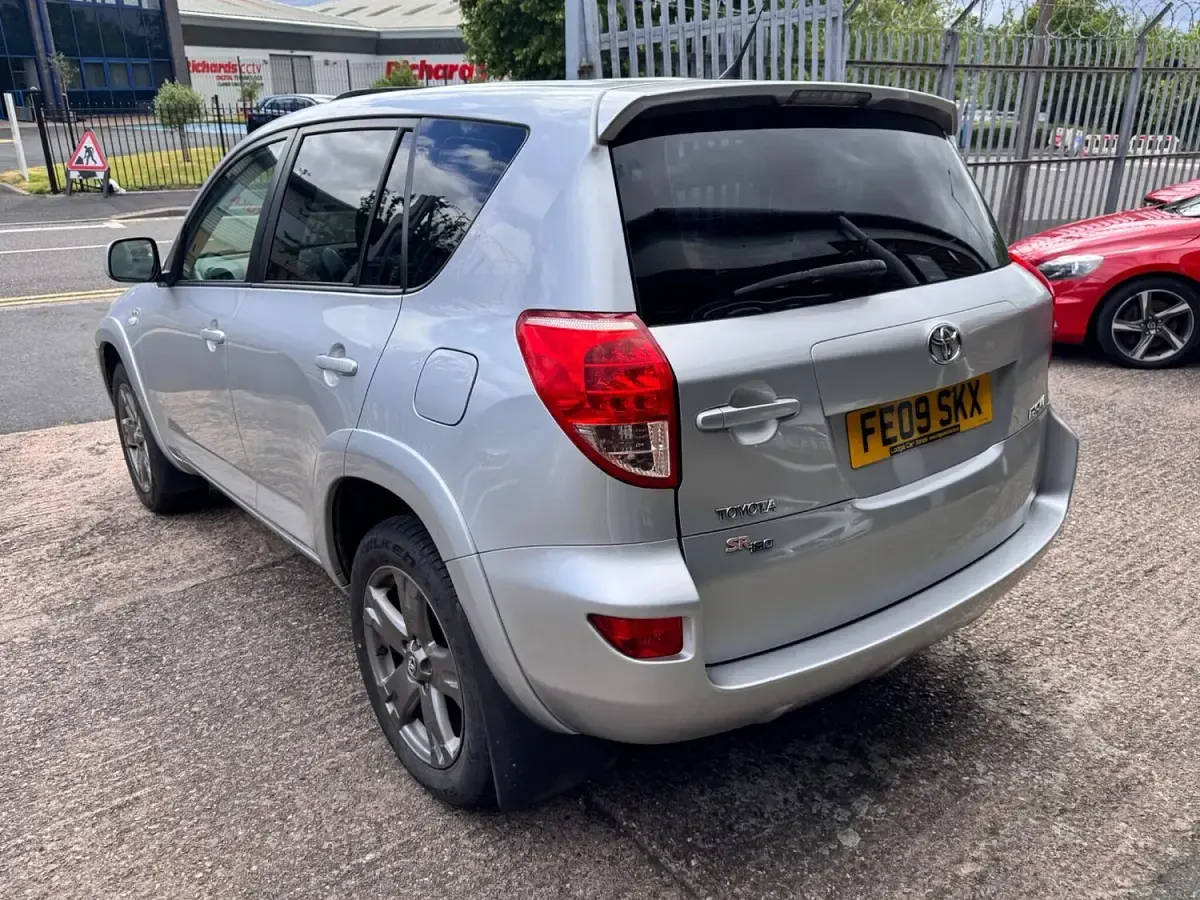 Used Toyota RAV4 SR 2009 Silver SUV