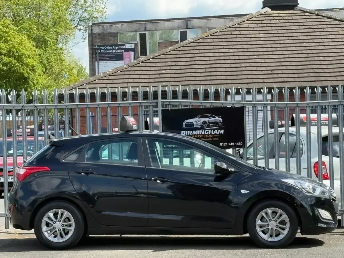 Used Hyundai i30 Active 100 HP (73 kW) 2013 Black Hatchback