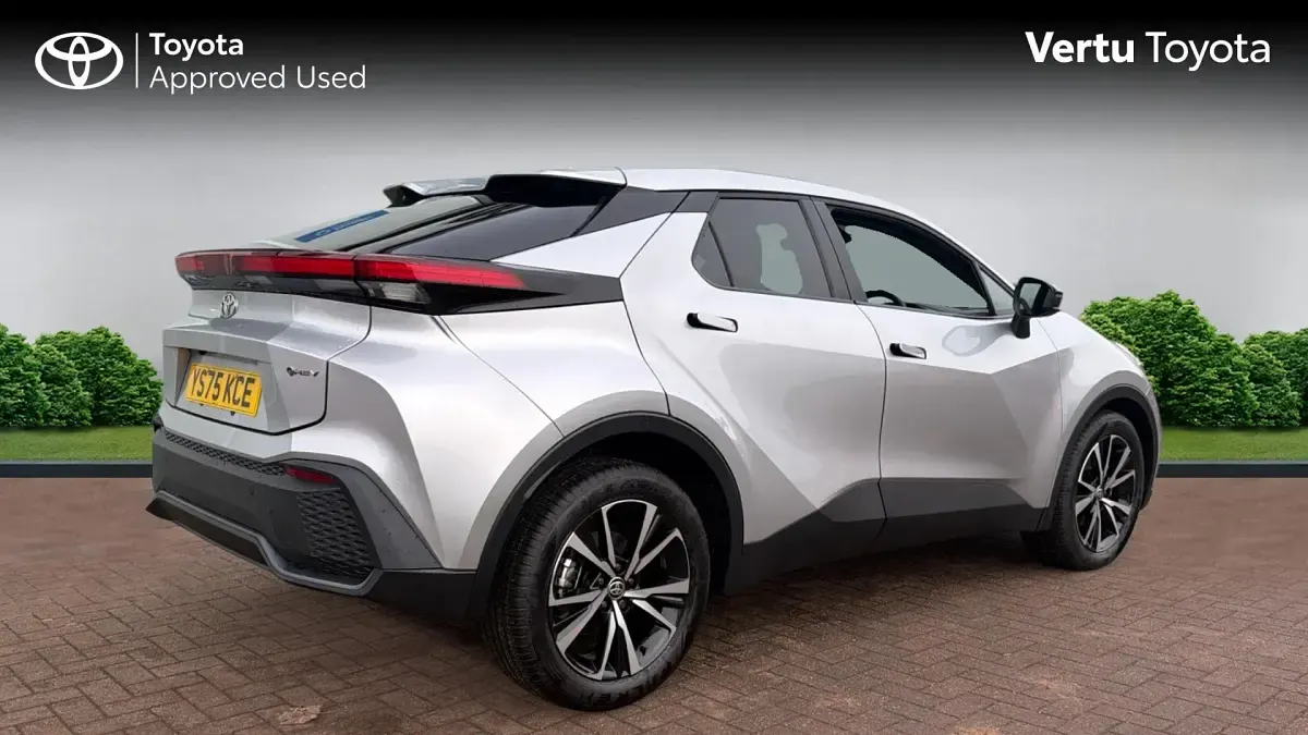 Used Toyota C-HR Design 140 HP (102 kW) 2025 Silver metallic (metallic paint) SUV