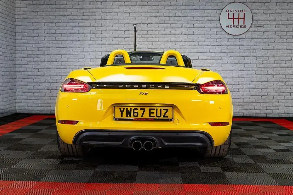 Used Porsche Boxster 300 HP (220 kW) 2017 Yellow Cabriolet