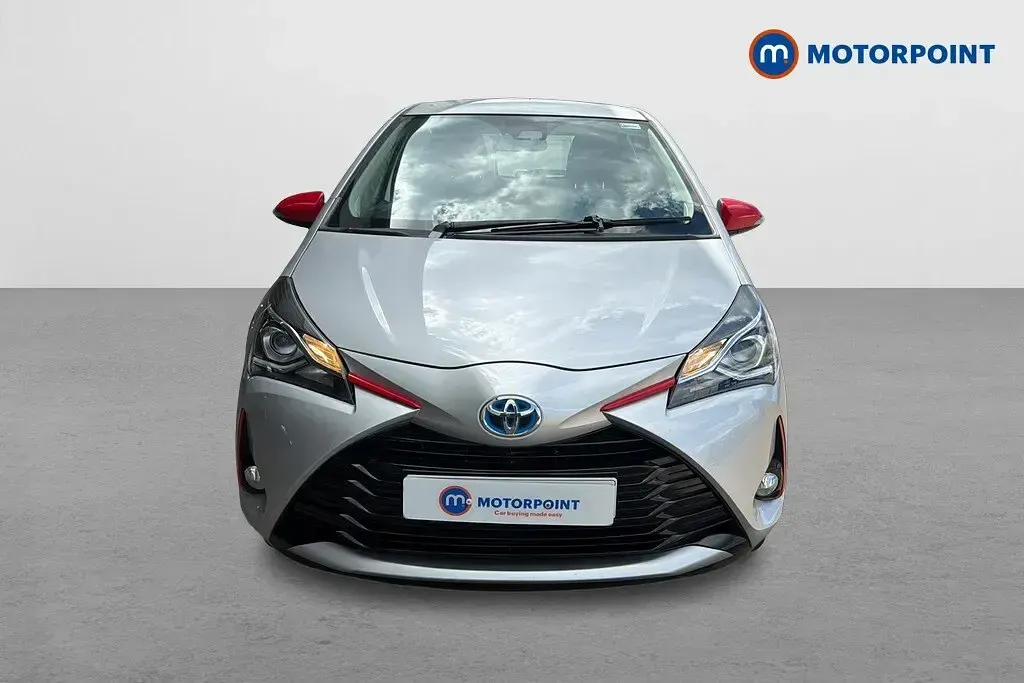 Used Toyota Yaris 101 HP (74 kW) 2020 Silver Hatchback