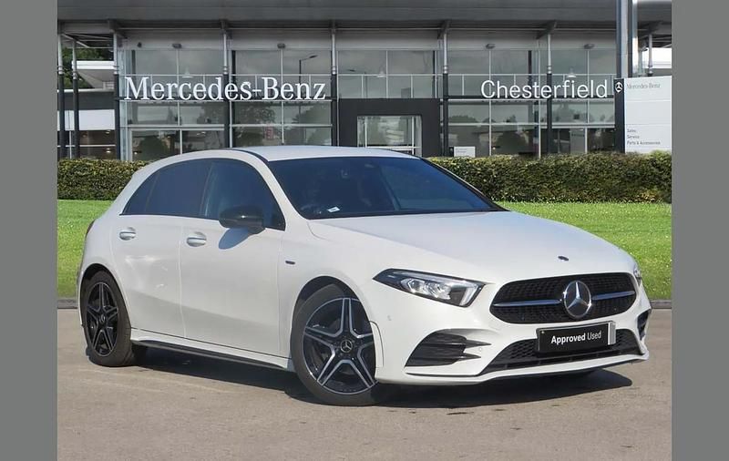 Used Mercedes A180 AMG Line Premium 113 HP (83 kW) 2022 White Hatchback