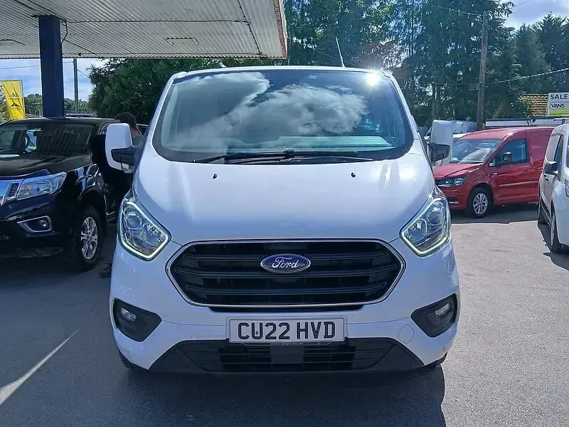 Used Ford Transit Custom Limited 130 HP (95 kW) 2022 White Van