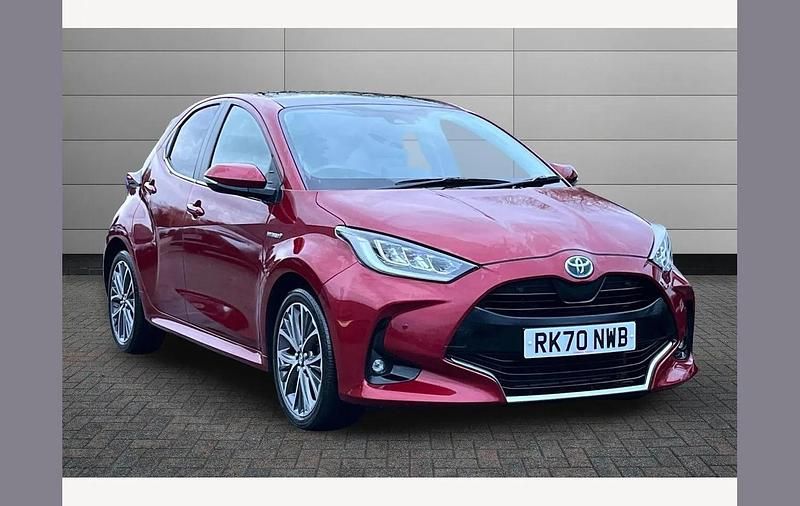 Red Used 2020 Toyota Yaris Hybrid Hatchback | £16,450 (A bit pricey) - Image 1/2