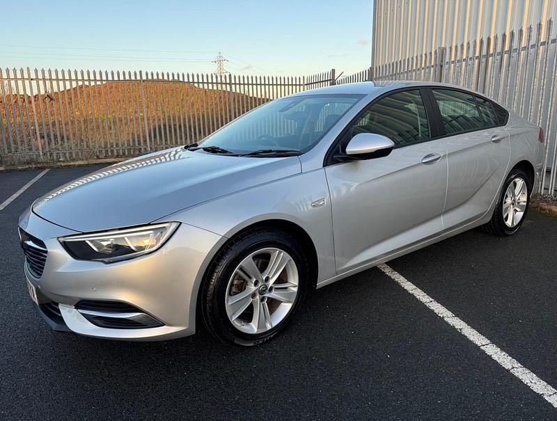 Used Vauxhall Insignia Design Edition 2017 Silver Hatchback
