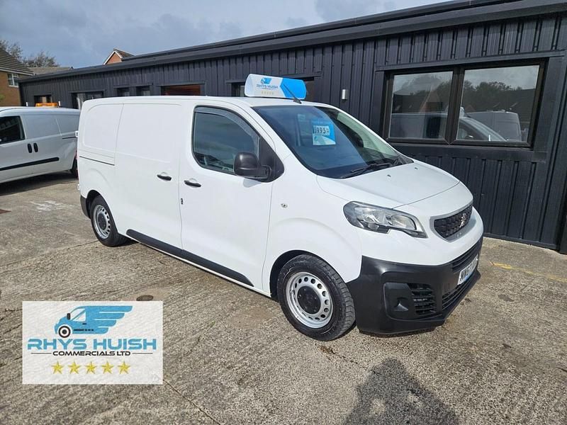 White Used 2018 Peugeot Expert Van | £5,995 (Expensive) - Image 1/4