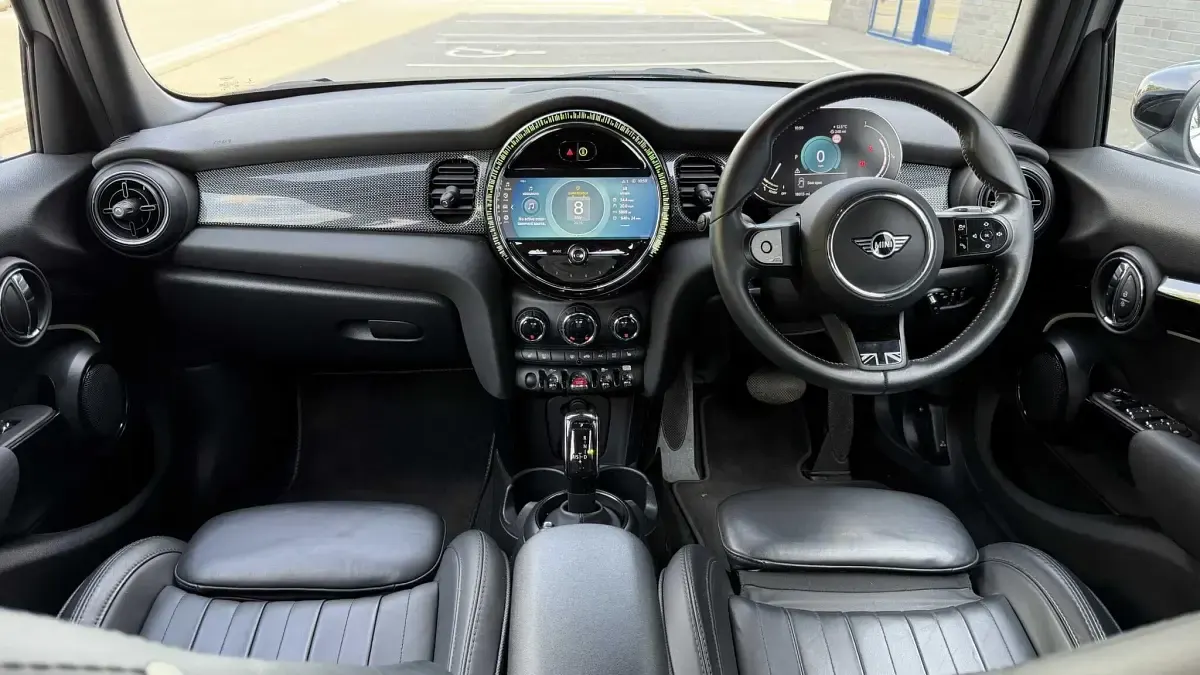 Used Mini Cooper Comfort 136 HP (100 kW) 2023 Silver Hatchback