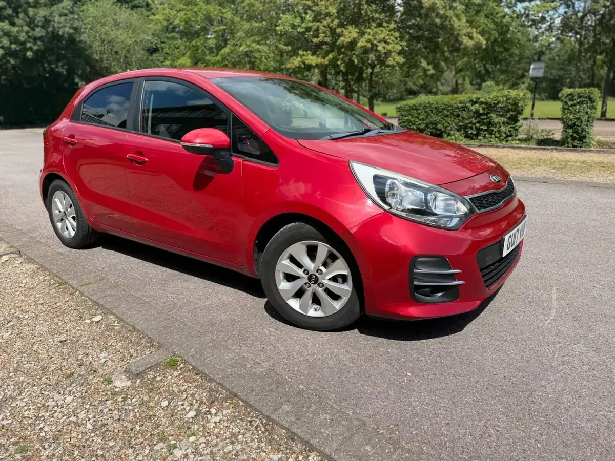 Used Kia Rio 84 HP (61 kW) 2017 Red Hatchback