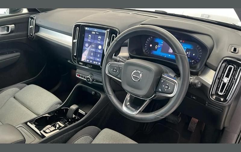 Used Volvo XC40 Plus 161 HP (118 kW) 2023 Black SUV