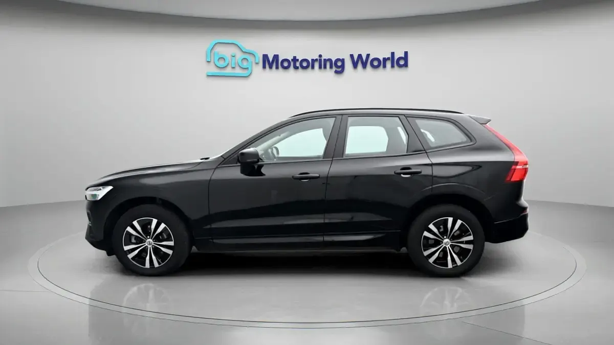 Used Volvo XC60 Core 250 HP (183 kW) 2023 Black SUV