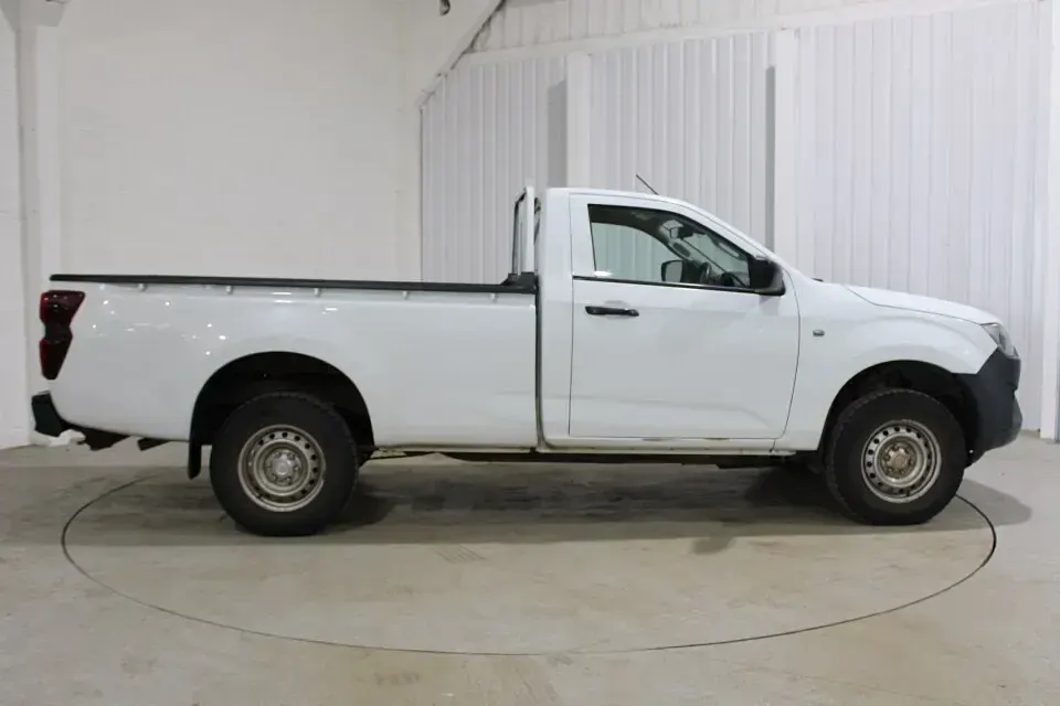 Used Isuzu D-Max 163 HP (119 kW) 2021 White Pickup