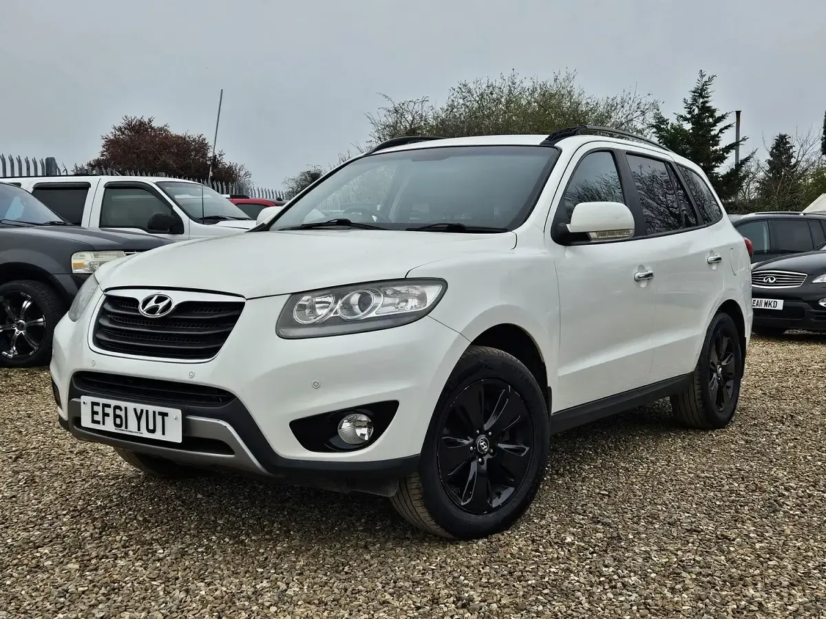 Used Hyundai Santa Fe Premium 197 HP (144 kW) 2012 White SUV