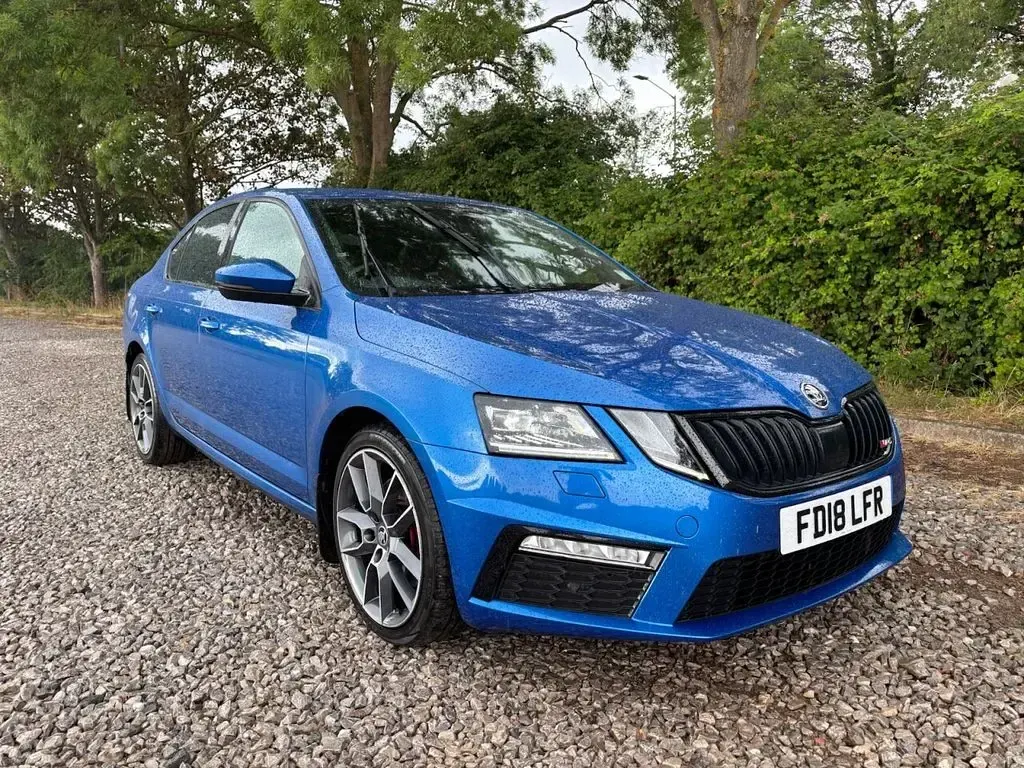 Used Skoda Octavia vRS 184 HP (135 kW) 2018 Blue Hatchback