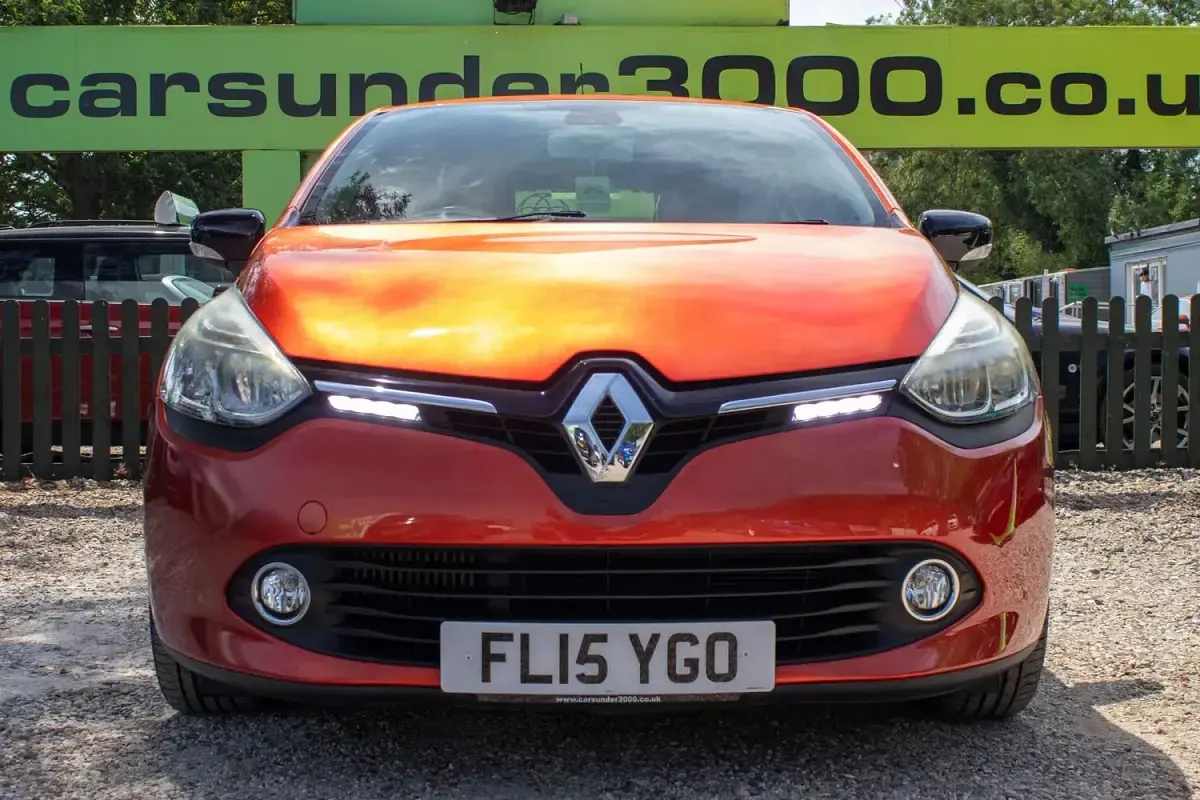 Used Renault Clio IV Dynamique 90 HP (66 kW) 2015 Red Hatchback