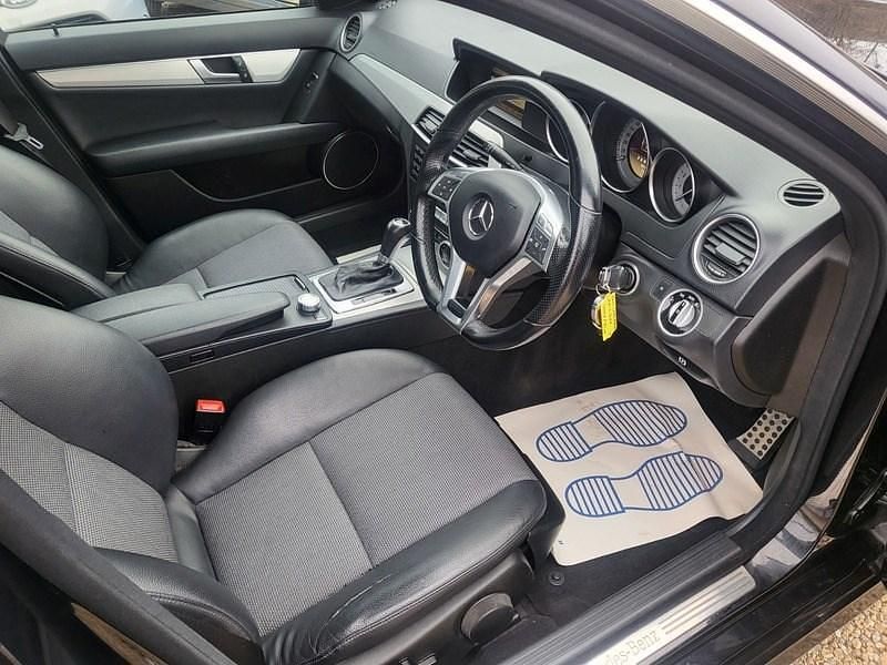 Begagnad Mercedes C180 2012 Svart