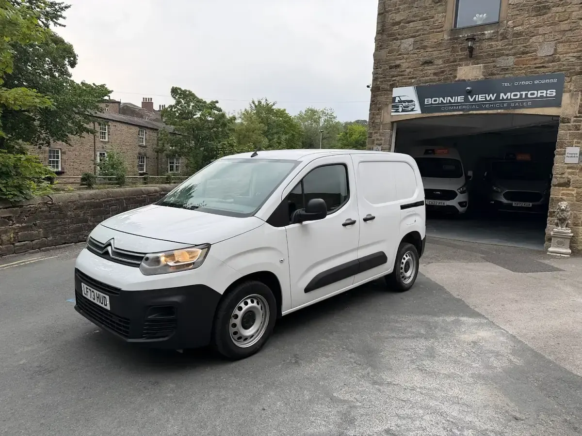 Used Citroën Berlingo 100 HP (73 kW) 2023 White MPV