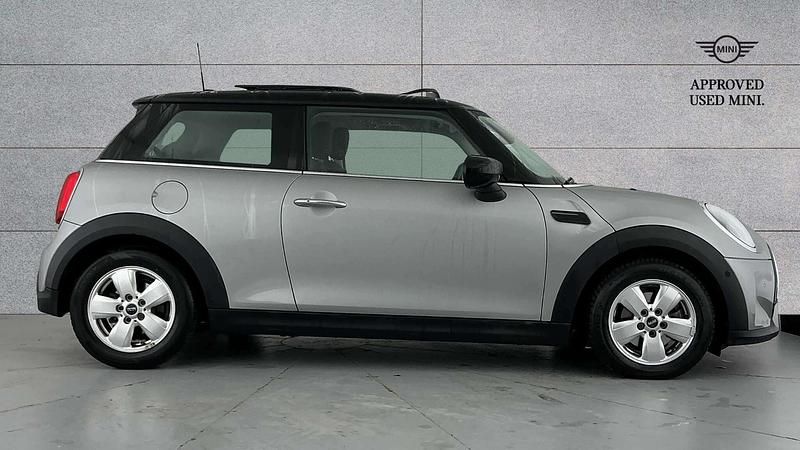 Used Mini Cooper Classic 134 HP (98 kW) 2023 Silver Hatchback