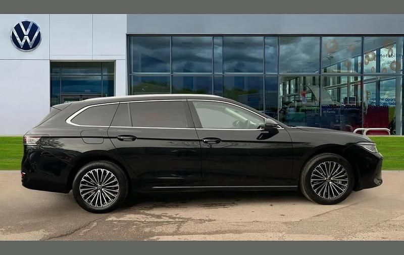 Used VW Passat Elegance 200 HP (147 kW) 2025 Black Estate