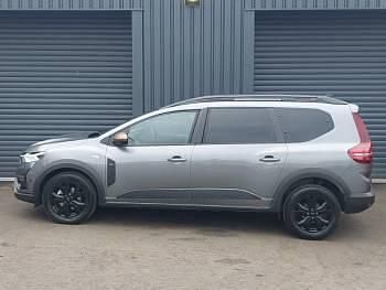 Used Dacia Jogger Extreme 140 HP (102 kW) 2025 Grey MPV