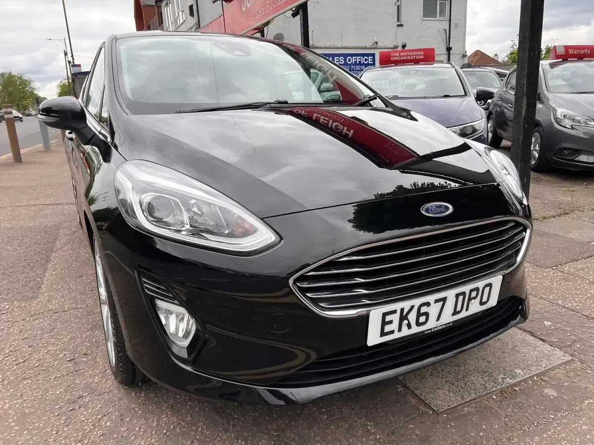Used Ford Fiesta Titanium 100 HP (73 kW) 2017 Black Hatchback
