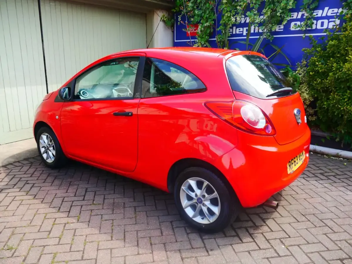 Used Ford Ka Studio 69 HP (50 kW) 2014 Red Hatchback
