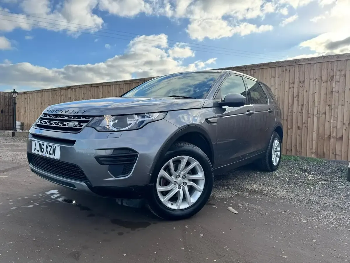 Used Land Rover Discovery Sport SE 180 HP (132 kW) 2016 Grey SUV