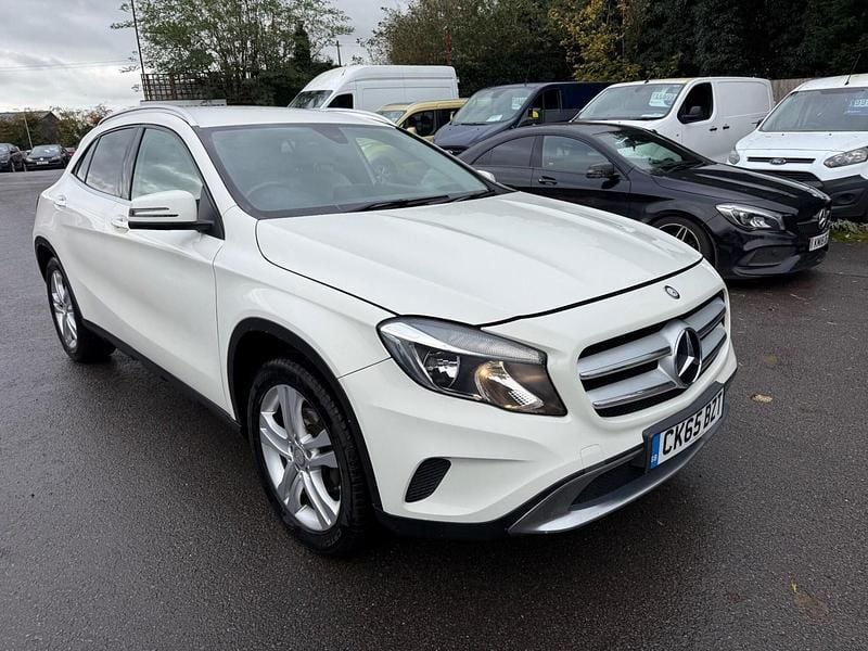 White Used 2015 Mercedes GLA200 SUV | £9,999 (Fair price) - Image 1/4
