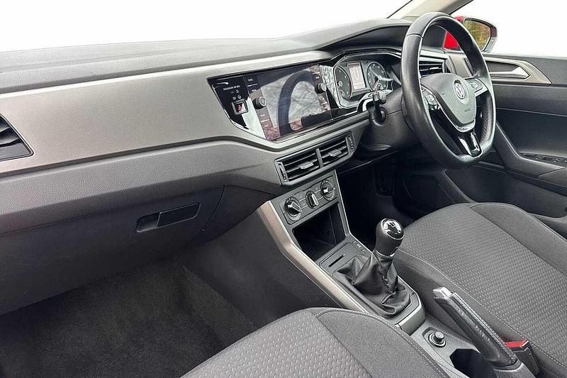 Used VW Polo SE 95 HP (69 kW) 2019 Red Hatchback