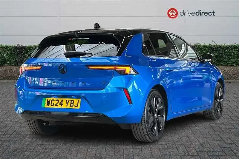 Used Vauxhall Astra 114 kW (156 HP) 2024 Blue Hatchback