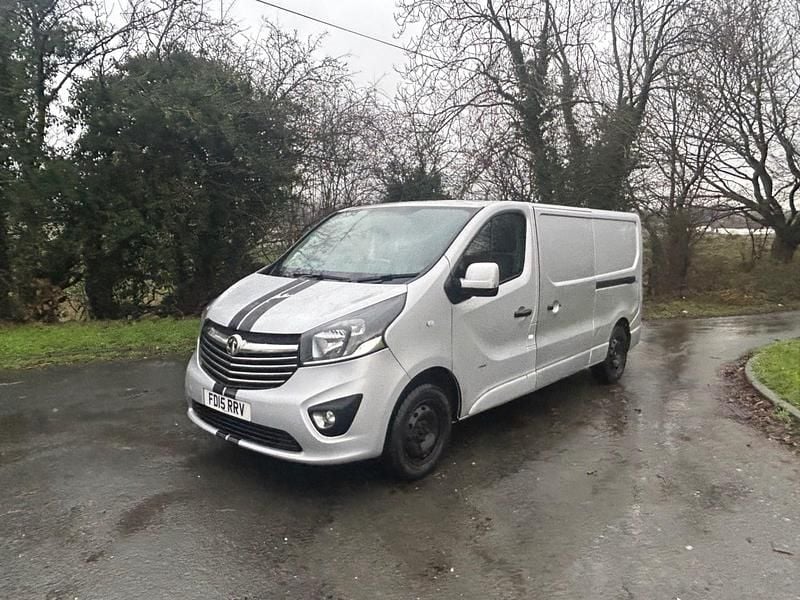 Used Vauxhall Vivaro Sportive 115 HP (84 kW) 2015 Grey MPV