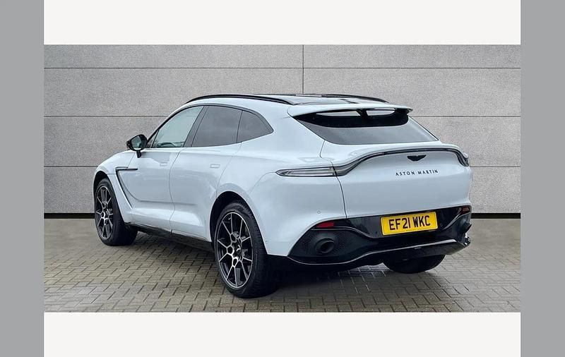 Used Aston Martin DBX 550 HP (404 kW) 2021 White SUV