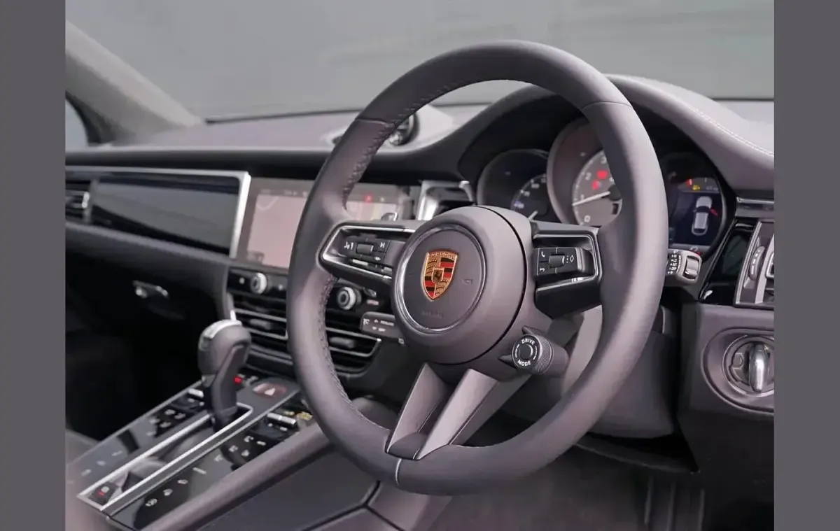 Used Porsche Macan 434 HP (319 kW) 2025 Grey SUV